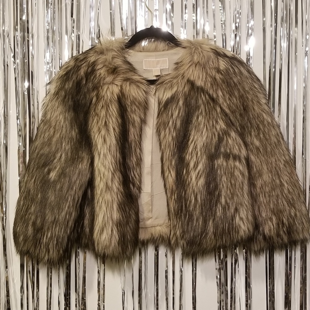 MICHAEL KORS FAUX CAYOTE FUR 3/4 SLEEVE COAT